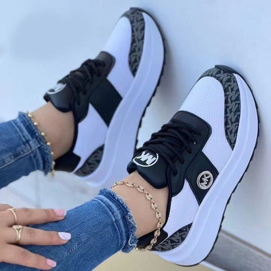 Casual Lace-up Sports Shoe